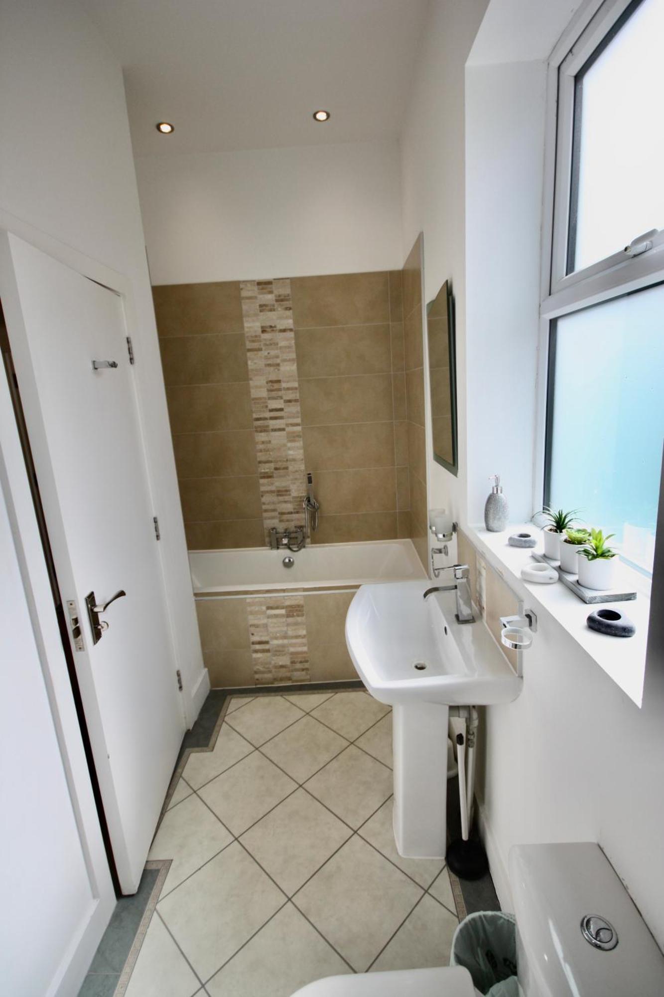 Holiday Home Hot Tub & Sauna Bournemouth Exterior photo