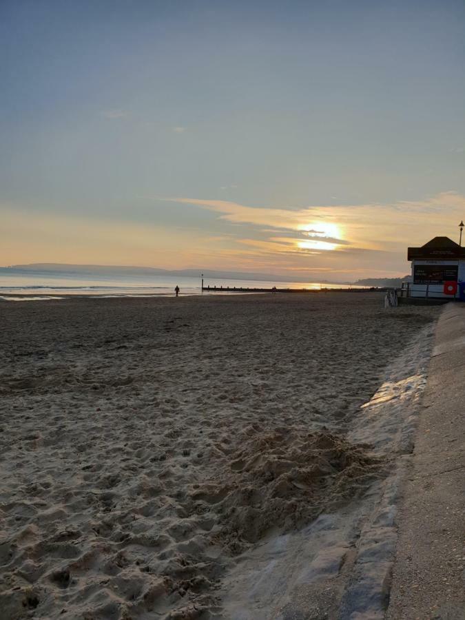 Holiday Home Hot Tub & Sauna Bournemouth Exterior photo